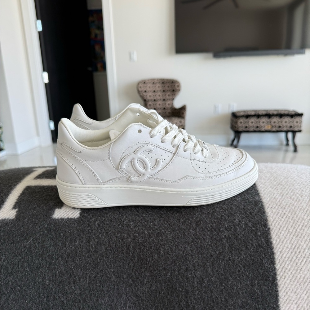 Chanel sneakers 37